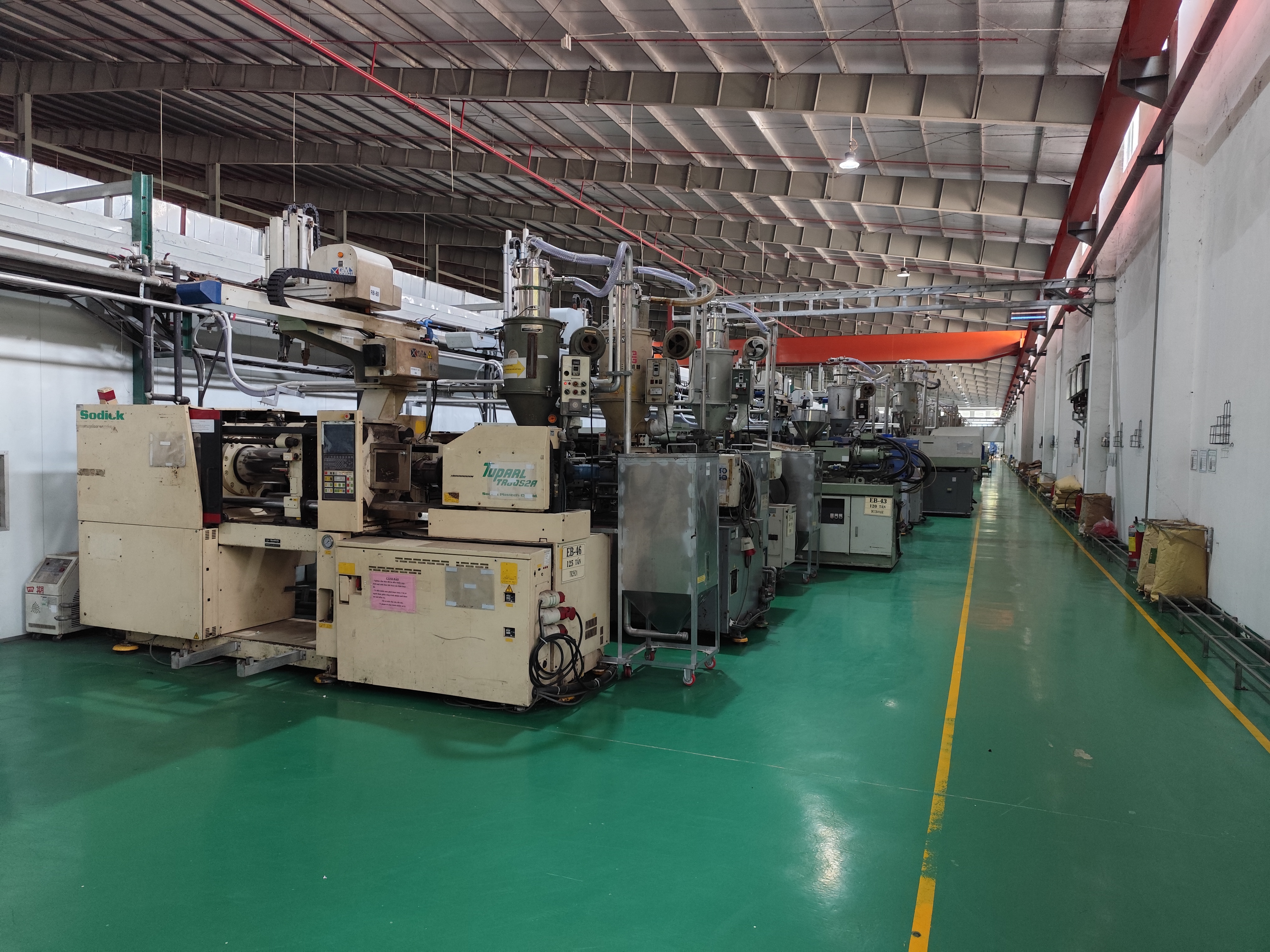 plastic injection machine (3).jpg
